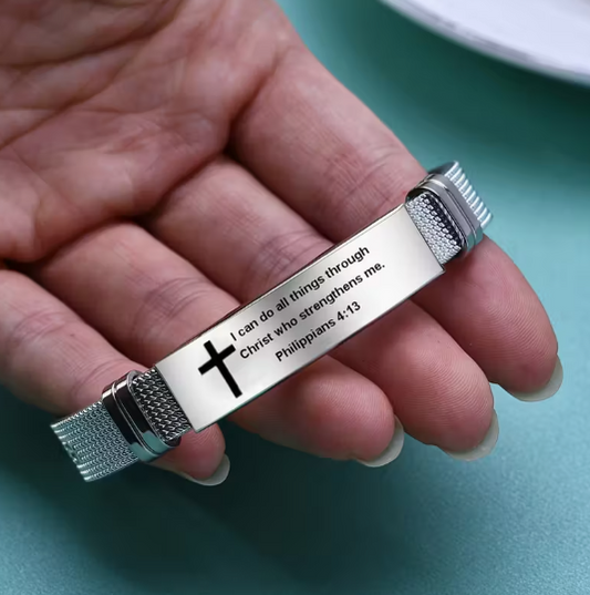 Bracelet en acier inoxydable gravé “Je peux tout faire par le Christ qui me fortifie”