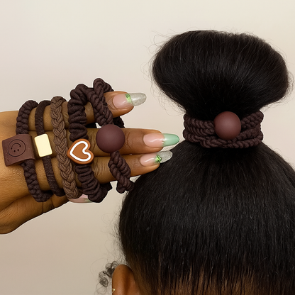 Lot de 5 élastiques à cheveux haut de gamme pour femme – simples et élégants, haute élasticité et durabilité, présentés dans un étui en cuir