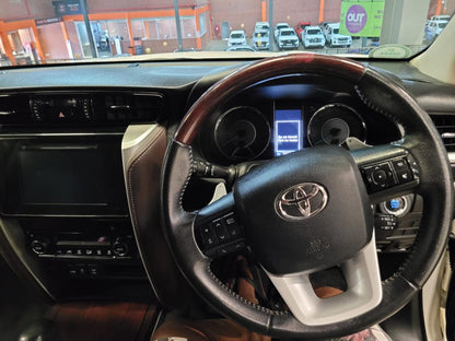 Toyota Fortuner Blanche