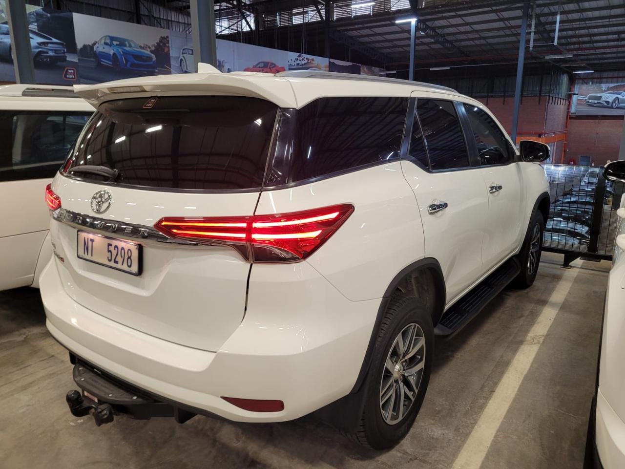 Toyota Fortuner Blanche