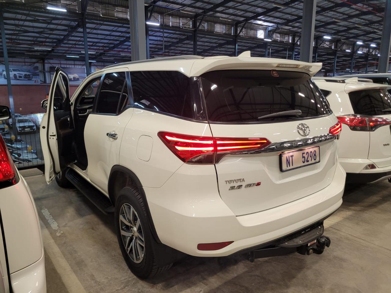 Toyota Fortuner Blanche