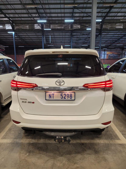 Toyota Fortuner Blanche