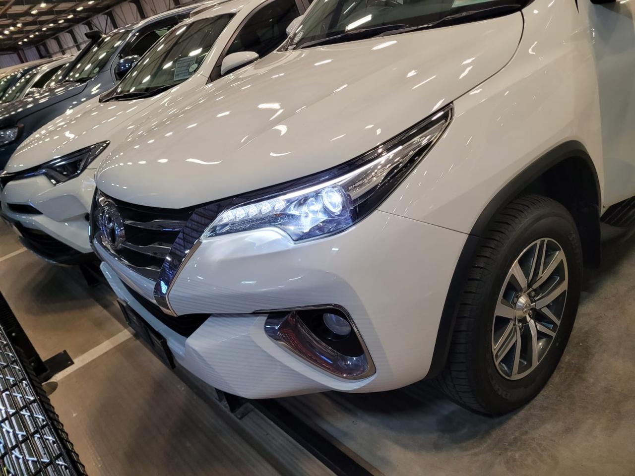Toyota Fortuner Blanche