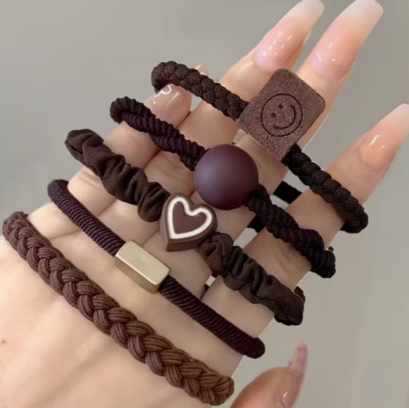 Lot de 5 élastiques à cheveux haut de gamme pour femme – simples et élégants, haute élasticité et durabilité, présentés dans un étui en cuir